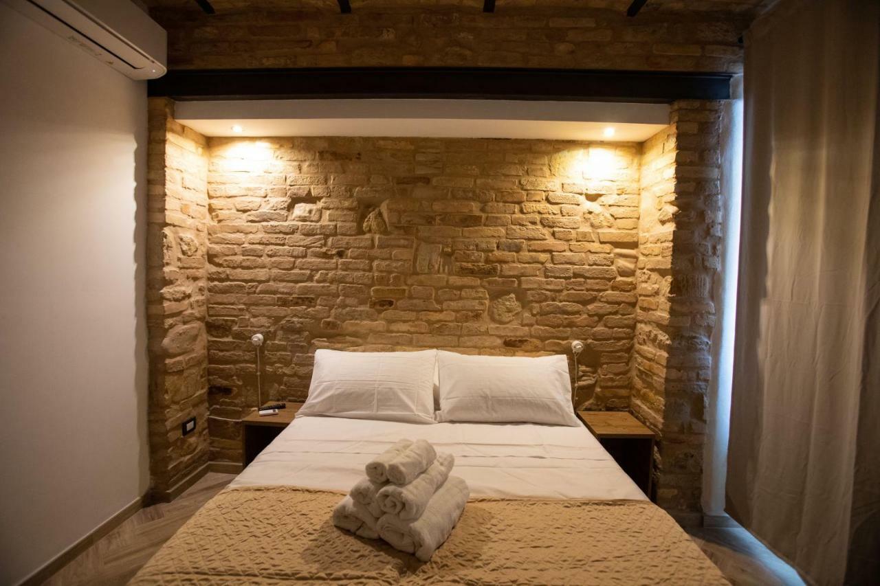 Al 54 Accommodation ซัน เบเนเดตโต เดล ตรอนโต ภายนอก รูปภาพ