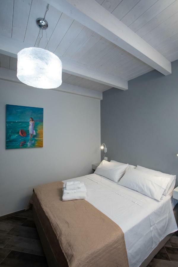 Al 54 Accommodation ซัน เบเนเดตโต เดล ตรอนโต ภายนอก รูปภาพ