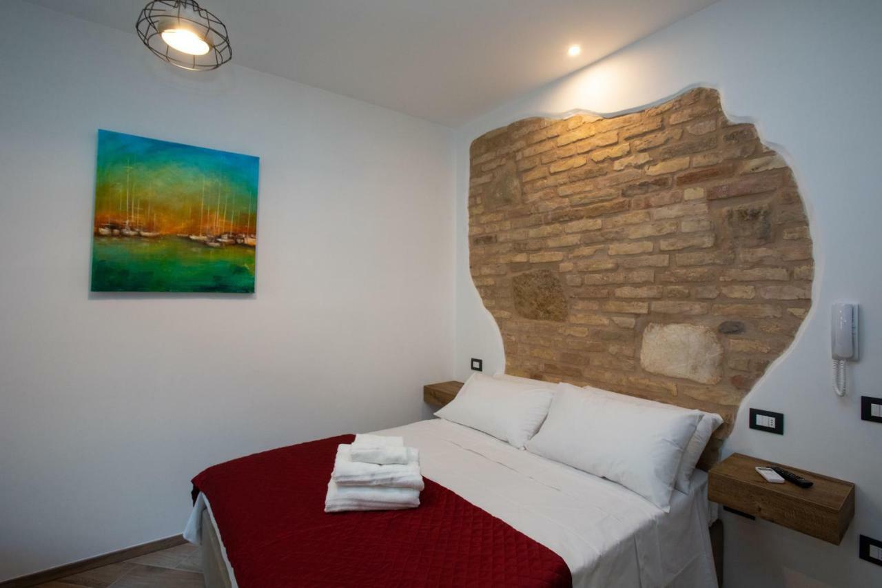 Al 54 Accommodation ซัน เบเนเดตโต เดล ตรอนโต ภายนอก รูปภาพ