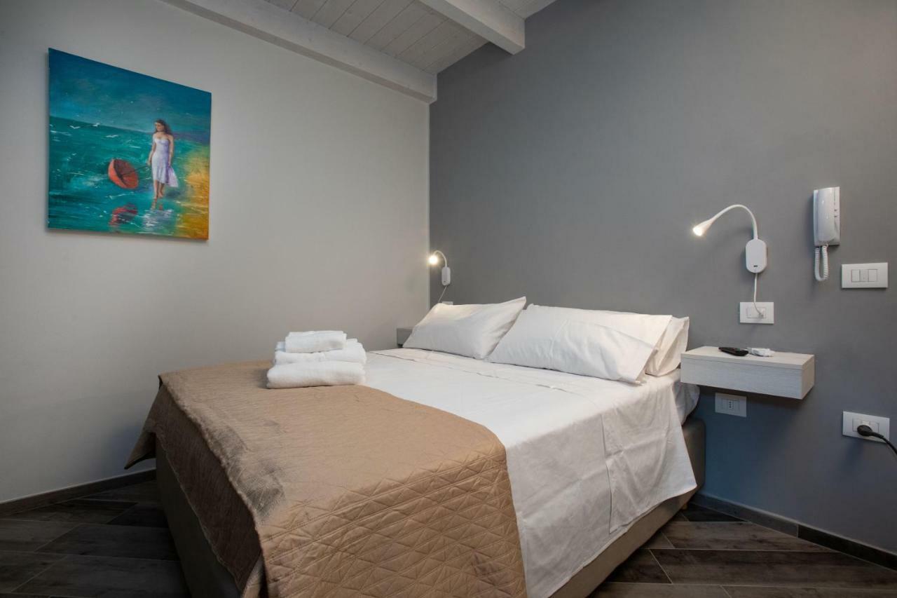 Al 54 Accommodation ซัน เบเนเดตโต เดล ตรอนโต ภายนอก รูปภาพ