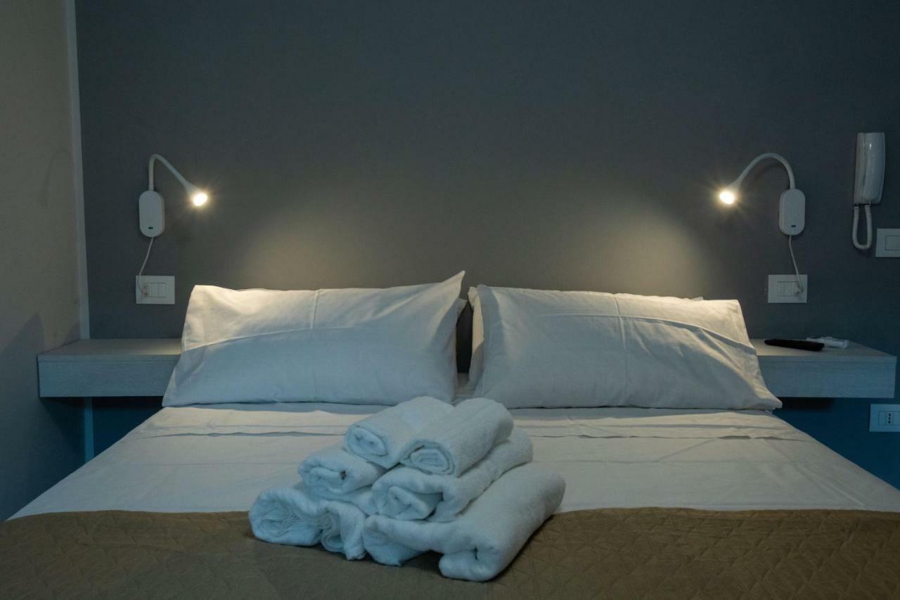 Al 54 Accommodation ซัน เบเนเดตโต เดล ตรอนโต ภายนอก รูปภาพ